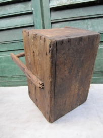 Eenvoudige oude houten gereedschapsbak