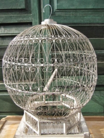 Former major Greek birdcage