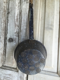 Brocante emaille vergiet met steel