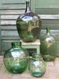Hele oude groene bolfles