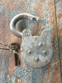 Ijzeren hangslot met sleutel
