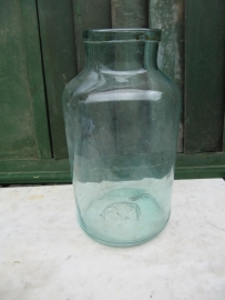 Antique glass jar or bowl of 8 liters
