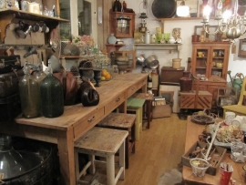 Hele oude antieke teakhouten atelier tafel