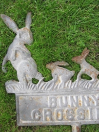 Tuinpikker "Bunny Crossing"