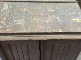 Oud kastje met desk