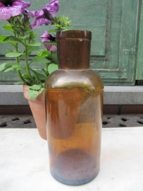 Antique brown pharmacists bottle 610 ml