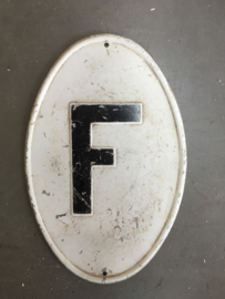 Oud letterplaatje F