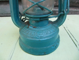Oude kleine teal groene olielantaarn