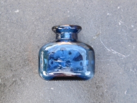 Blauw glazen inktpotje