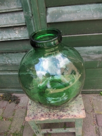 Oude grote  bolfles/pot, merk Viresa