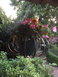 Brocante hanging basket