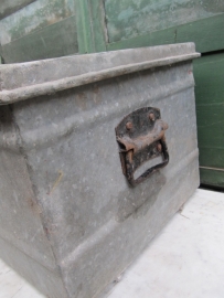 Cool brocante galvanized metal box with dividers
