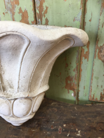 Brocant concrete wall flower box