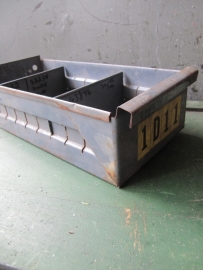 Nice little metal 3-compartment tray
