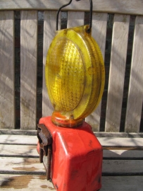 Signal lamp with red base