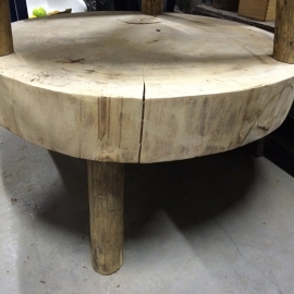 Mooie ronde lage boomstamtafel geschuurd***