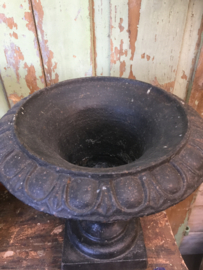 Set brocante gietijzeren tuinvazen