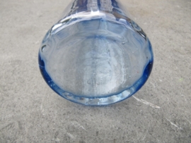 Blauwe glazen vaas