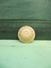Very small enamel puddingvormpje from the children's kitchen
