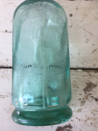 Oude kleine spuitfles met opdruk 1/2 liter
