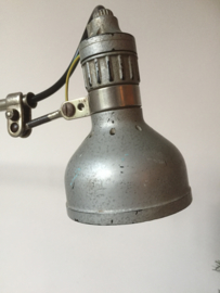 Mooie oude industriële lamp