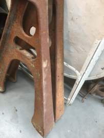 Oud industrieel onderstel