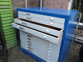 Brocante houten tekeningen kast met maar liefst 12 lades