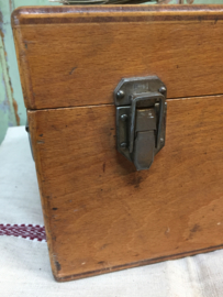 Vintage houten kist met deksel