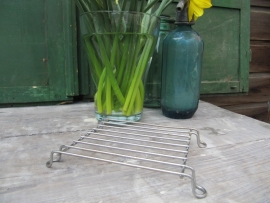 Brocant metal iron rest or trivet.