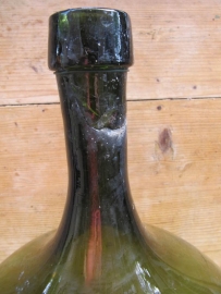 Leuke brocante grote groene fles