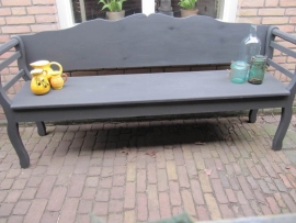 Beautiful old wood (garden) bench in anthracite