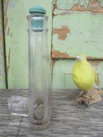 Oude brocante Frans driehoekig drinkflesje voor vogels