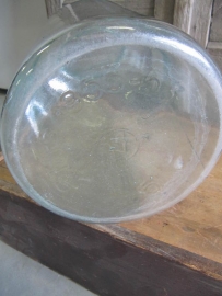 Antique glass jar or bowl of 5 liters