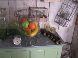 Brocante hoge eiermand op voet