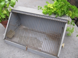 Zeldzame brocantemetalen kooi