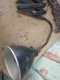 Oude industriële schaarlamp AGI