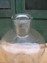 Brocante bottle in clear glass.