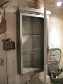 Heel mooi Frans brocante vitrine kastje