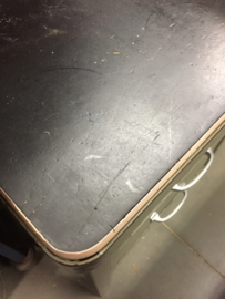 Vintage metalen bureau