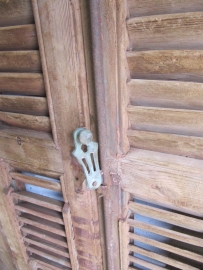 Antique four-piece louvered door 190 cm high