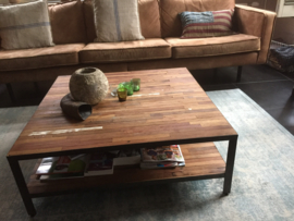 Grote vierkante salontafel