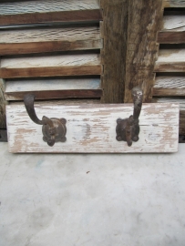 Brocante Frans kapstokje met 2 robuuste haken
