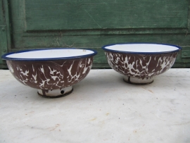 Enamel cups or soup bowls