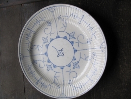 Plate in blue / white motif