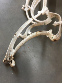 Brocante metalen standaard