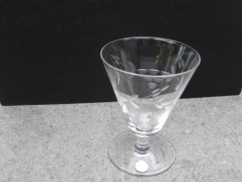 Crystal wine glass on low foot with motif