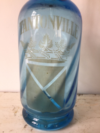 Old blue seltzerbottle