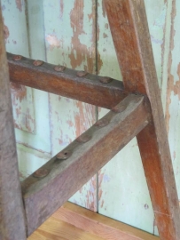 Brocante old wooden bar stool