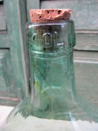 Leuke oude groene fles van Viresa glas