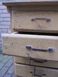 Oud lade kastje met 4 lades